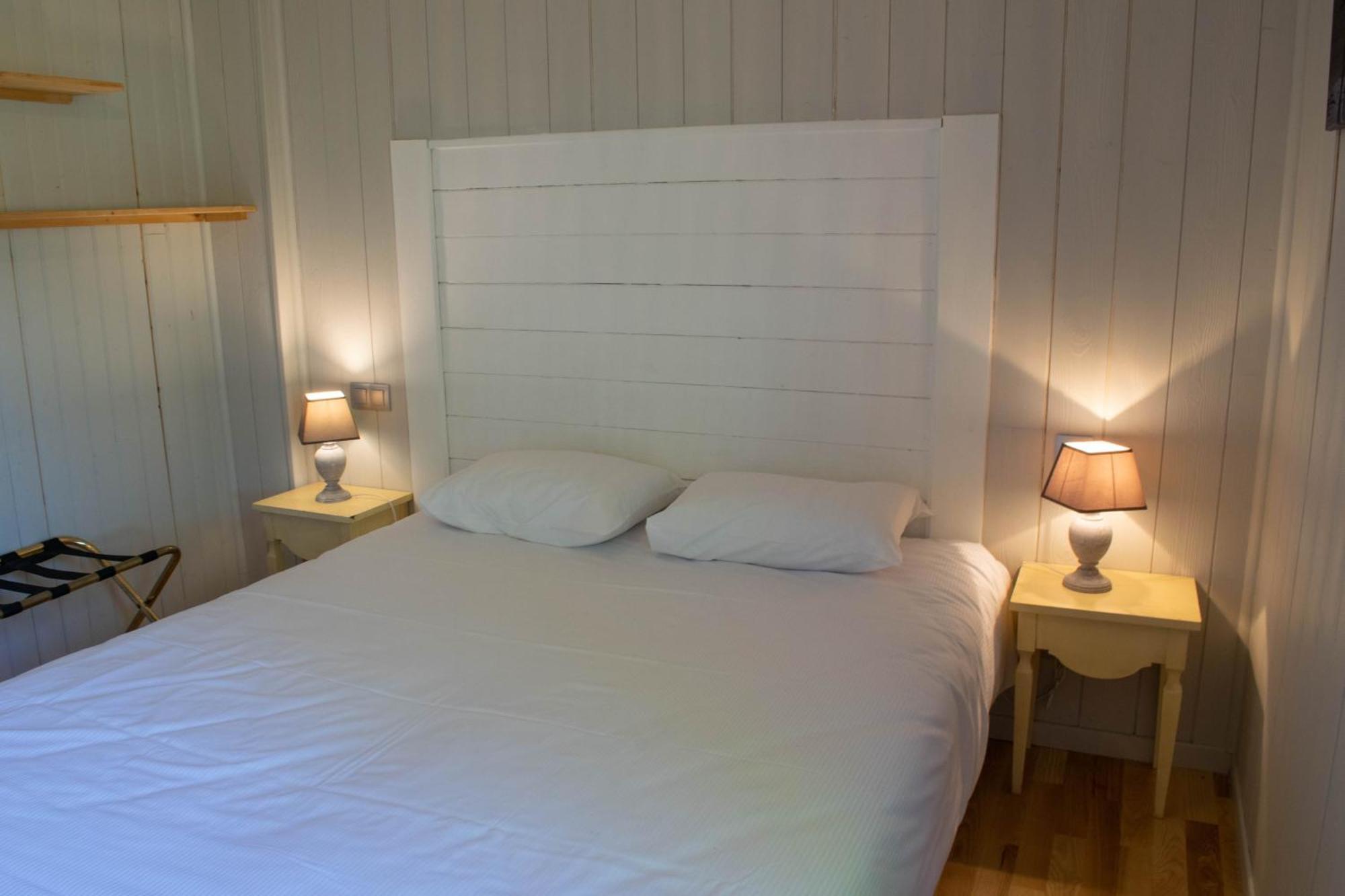 The Originals City, Hotel La Cour Carree, Eu Eu (Seine-Maritime) Exterior photo