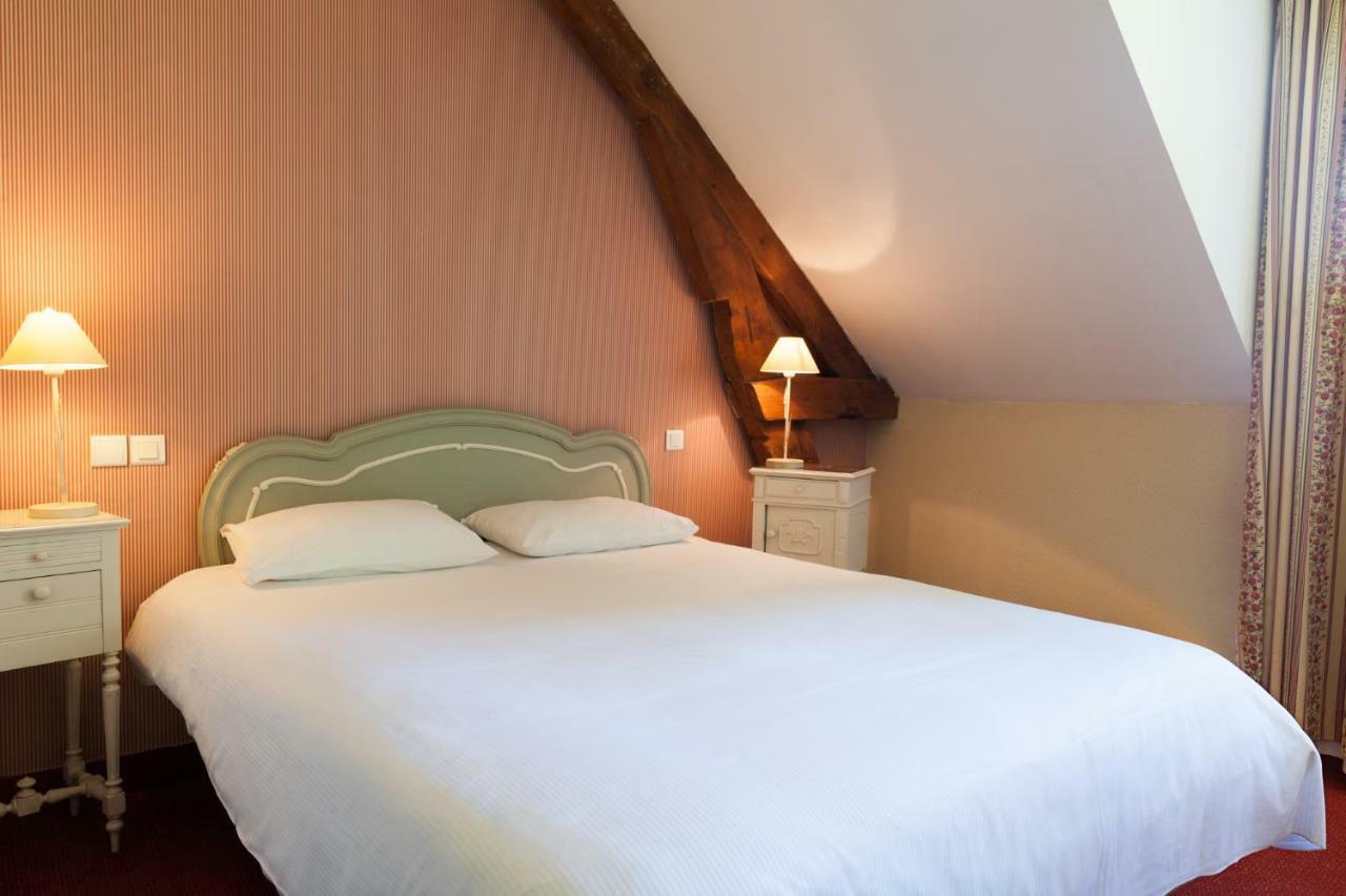 The Originals City, Hotel La Cour Carree, Eu Eu (Seine-Maritime) Exterior photo